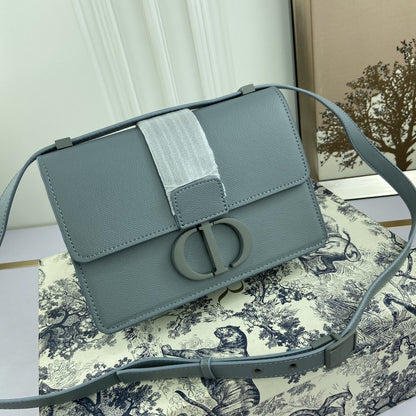 LW - Luxury Handbags DIR 091