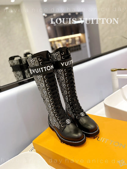 LW - Luxury LUV BOOTS 030