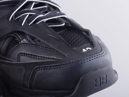 LW - Bla Track Three Generations Sneaker