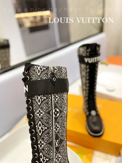 LW - Luxury LUV BOOTS 030