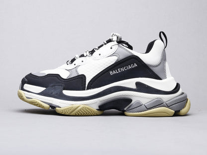 LW - Bla Triple-S Black And White Sneaker