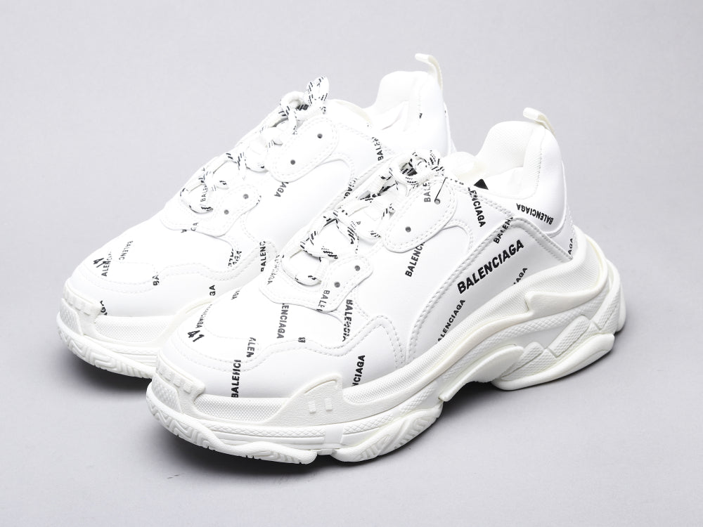 LW - Bla Triple S Full Sneaker