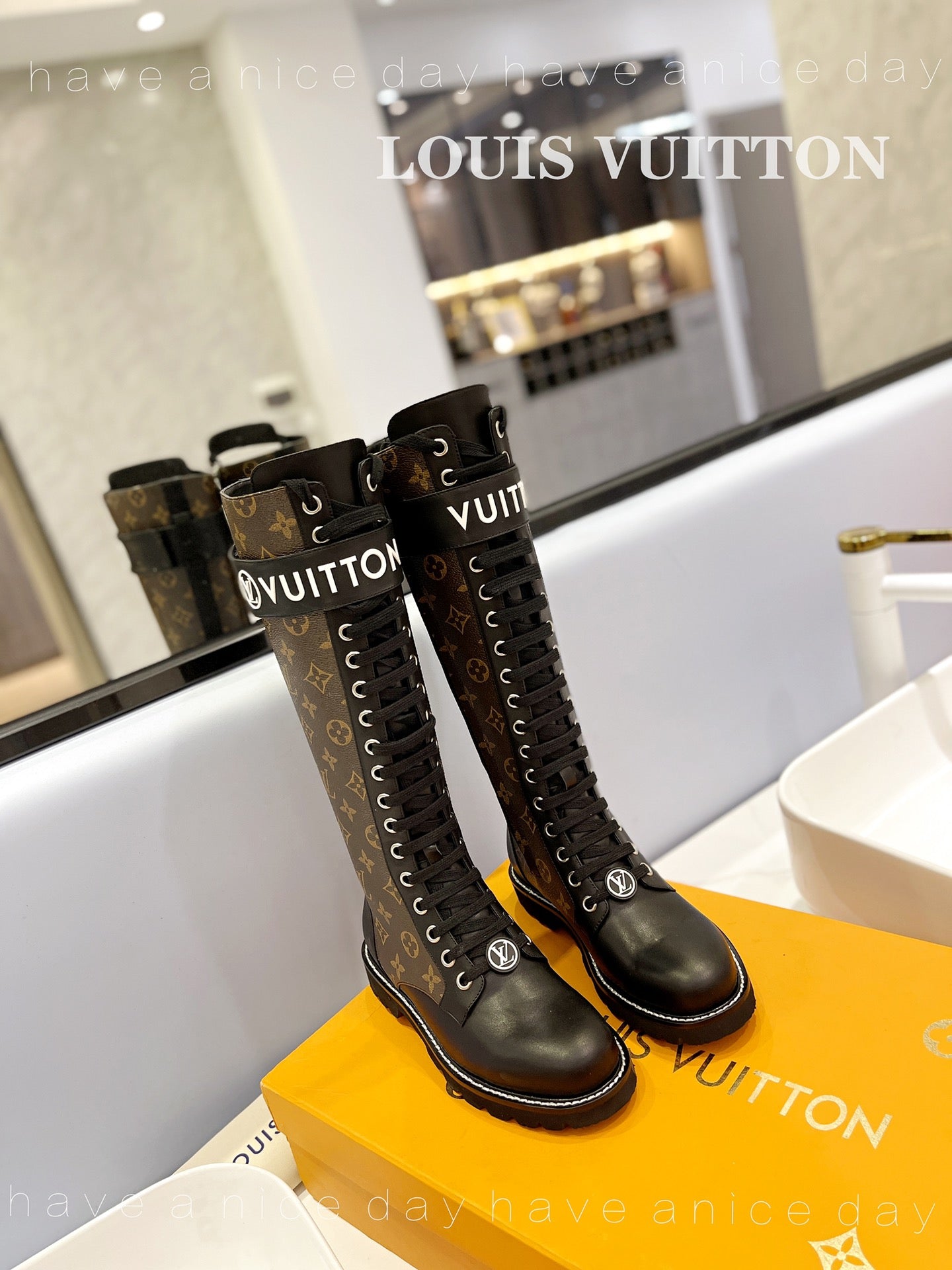 LW - Luxury LUV BOOTS 032