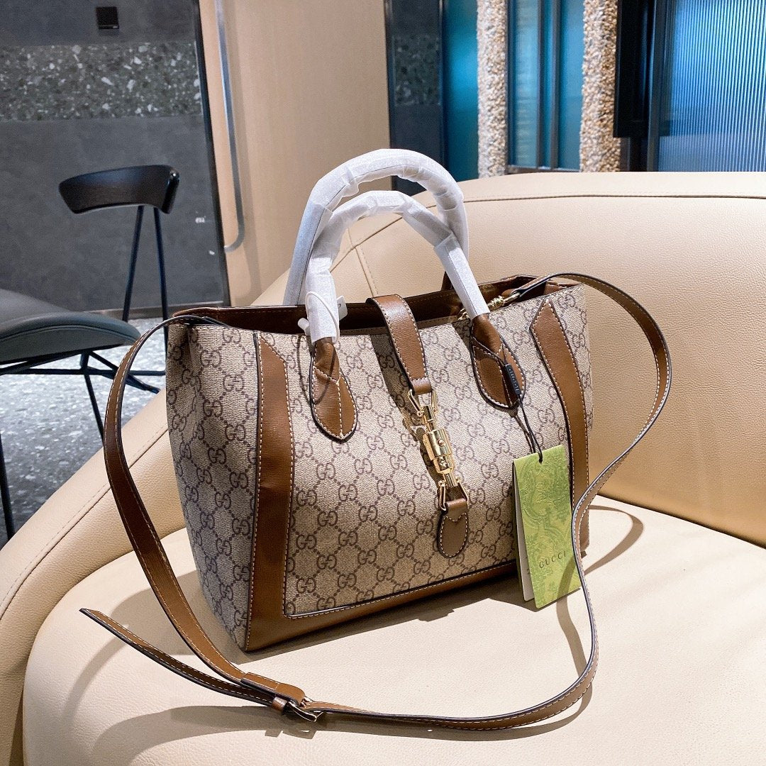 LW - Luxury Handbags GCI 303