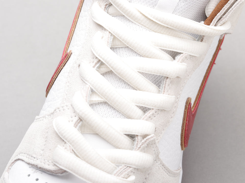 LW - Beige and red hook high top knight color matching