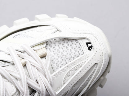 LW - Bla Track Three Generations White Sneaker