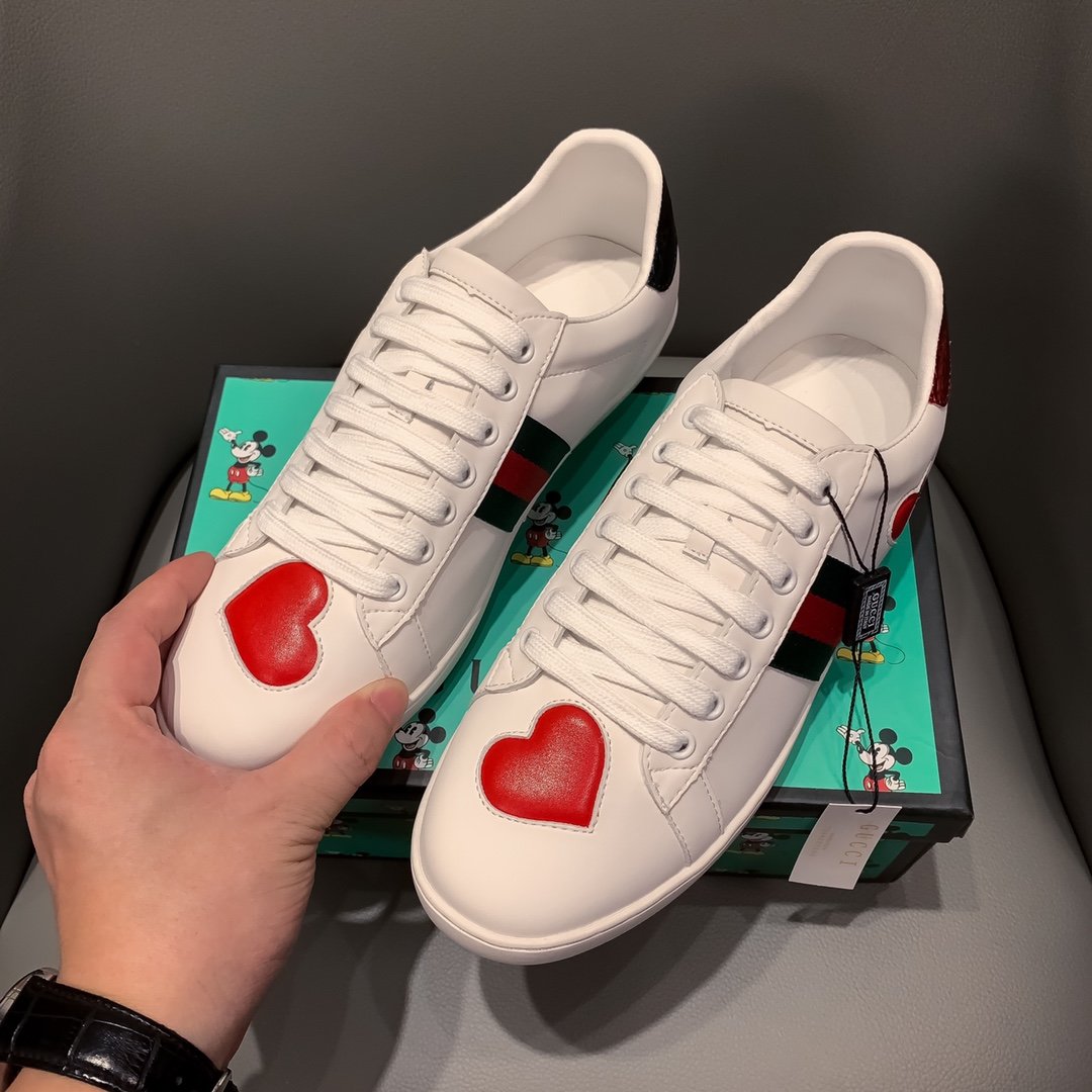 LW-GCI  ACE LEATHER SNEAKER WITH  HEART 108