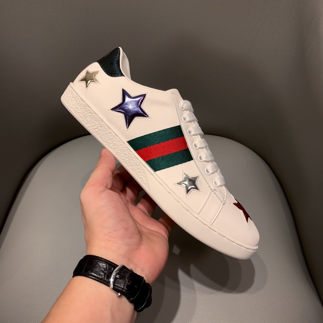 LW-GCI  ACE LEATHER SNEAKER WITH  STAR 109