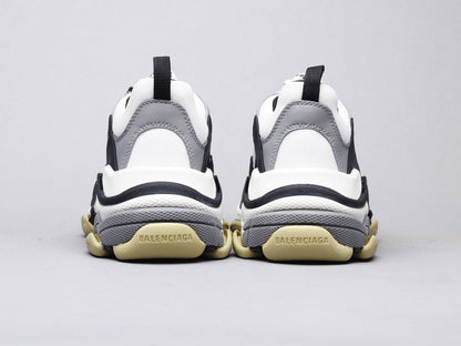 LW - Bla Triple-S Black And White Sneaker