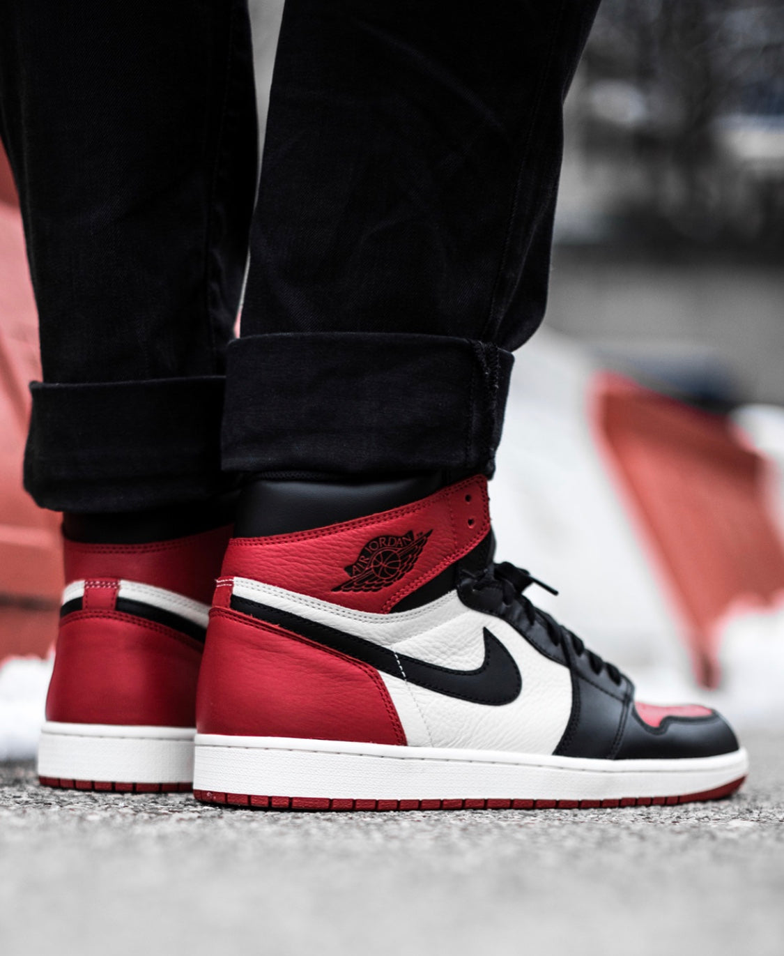 LW - AJ1 black red toe