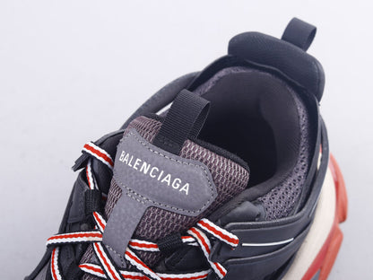 LW - Bla Track Three Generations Sneaker