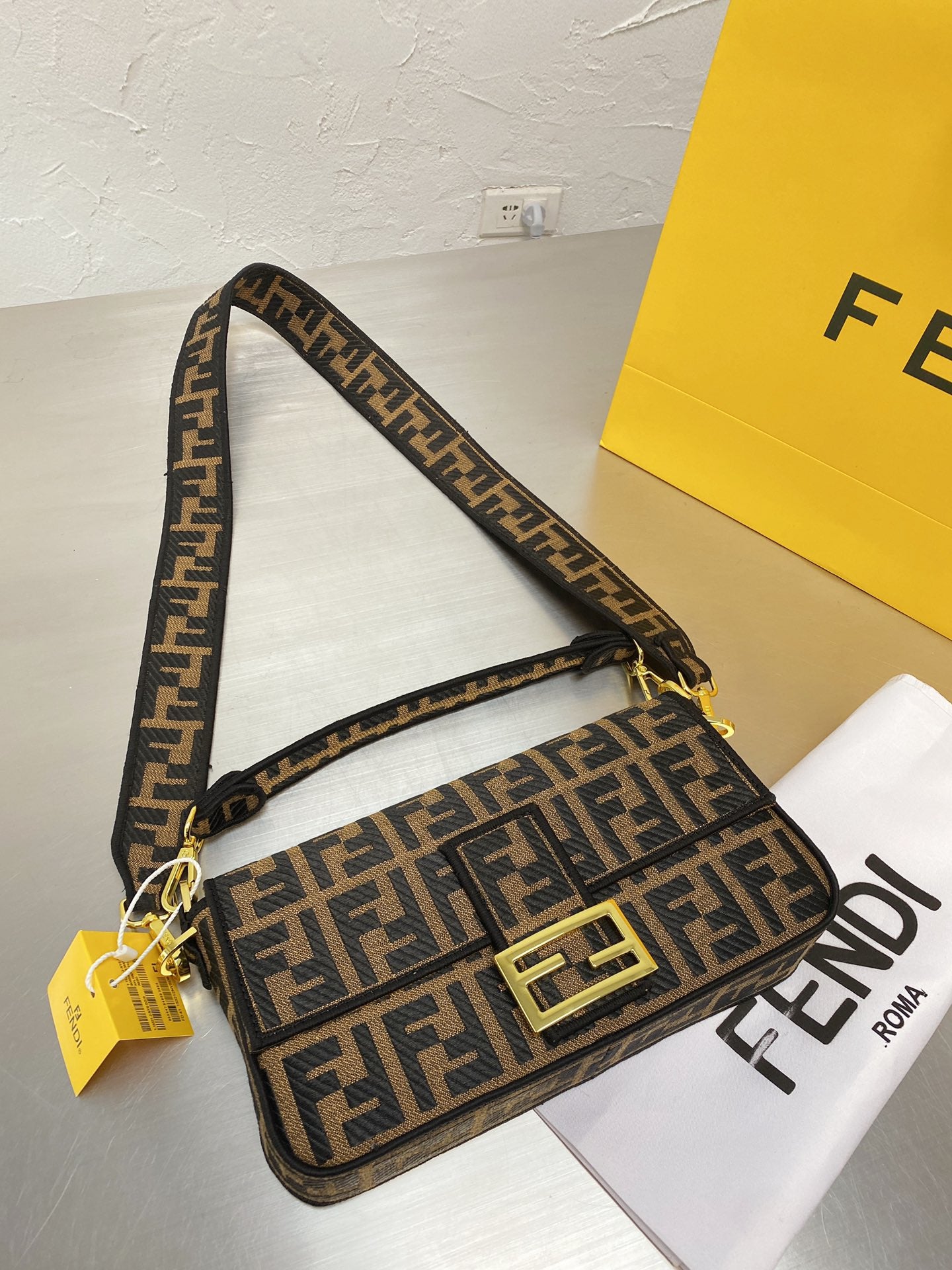 LW - Luxury Handbags FEI 133