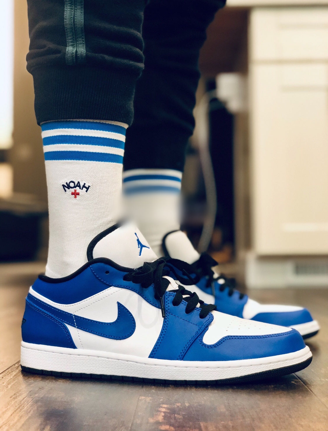 LW - AJ1 white blue lightning