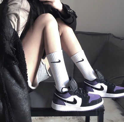 LW - AJ1 Black and purple toes