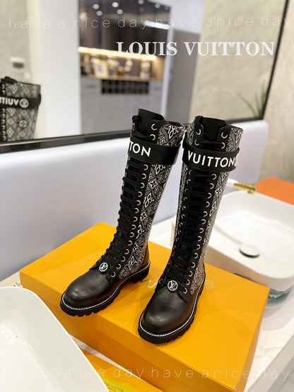 LW - Luxury LUV BOOTS 030