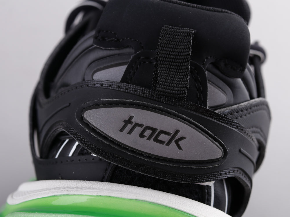 LW - Bla Track Three Generations Black Sneaker