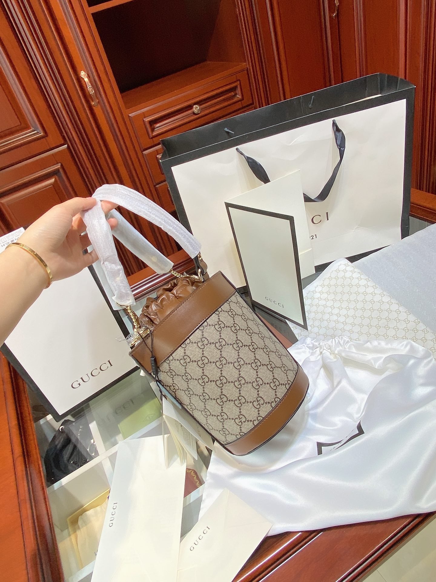 LW - Luxury Handbags GCI 278