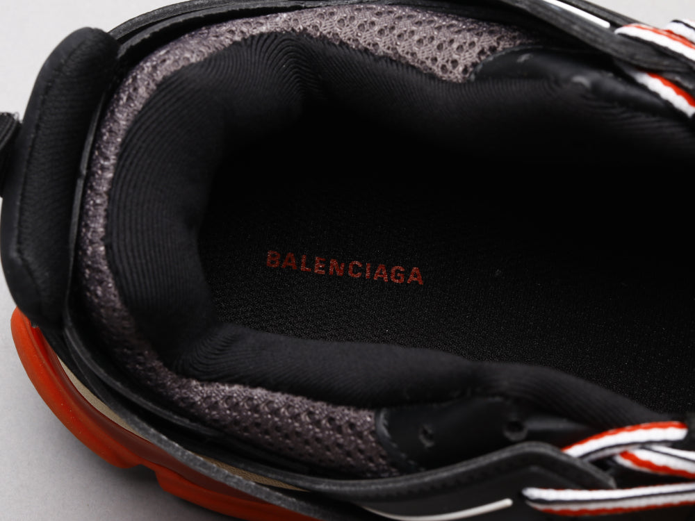 LW - Bla Track Black Red Sneaker