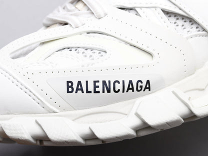 LW - Bla Track Three Generations White Sneaker