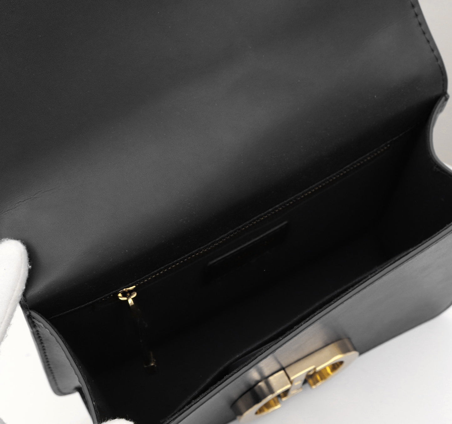 LW - Luxury Handbags DIR 149