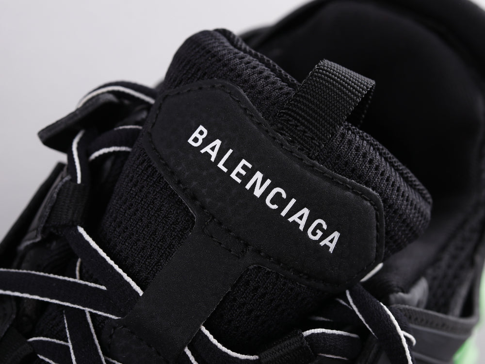 LW - Bla Track Three Generations Black Sneaker